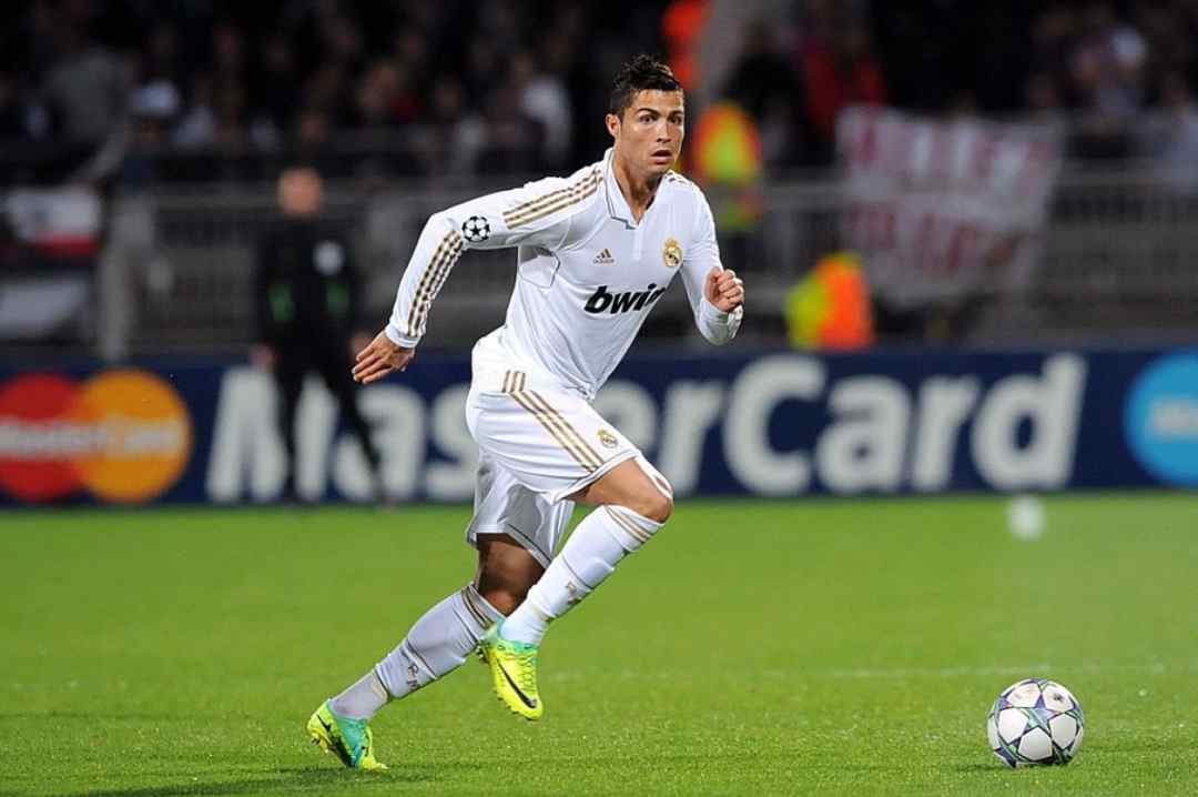 Sự nghiệp bóng đá Cristiano Ronaldo diễn ra thế nào?